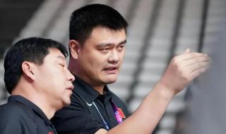 姚明一顿吃多少东西 姚明的脚长多少